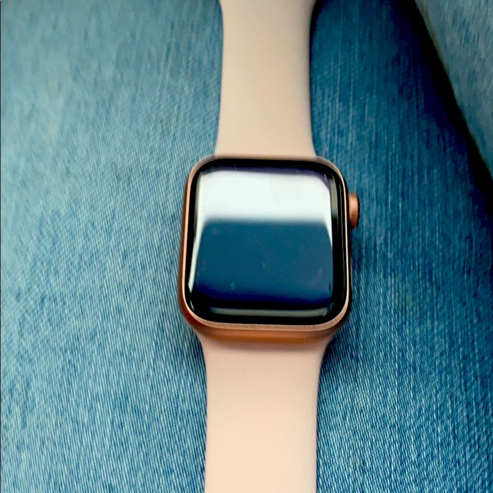 SE 40 mm Apple Watch